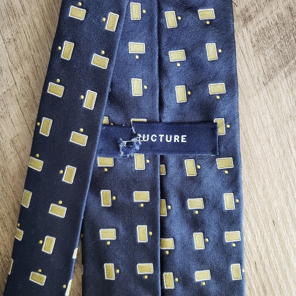 Structure Tie - Picture 2 of 3